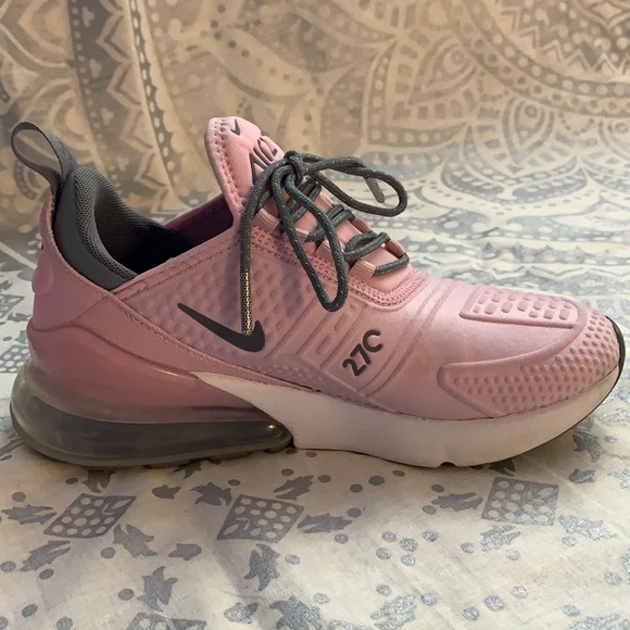 Nike Air Max 270s Size 4 KIDS - Picture 5 of 12